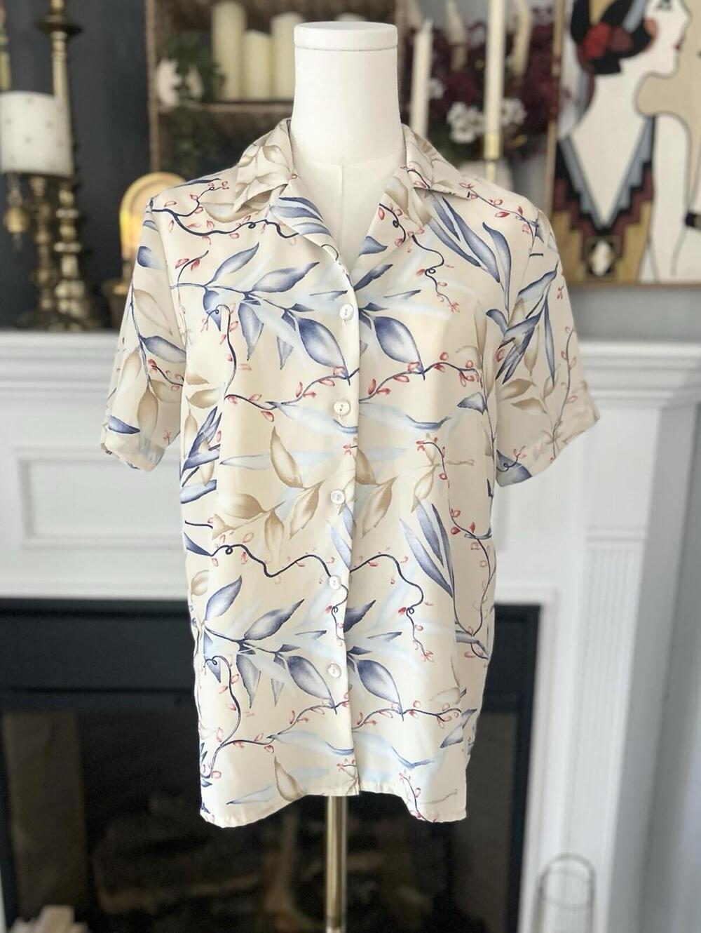 Mode D’Amour Women’s Button Down Collared Blouse, Vintage Floral Design Size S